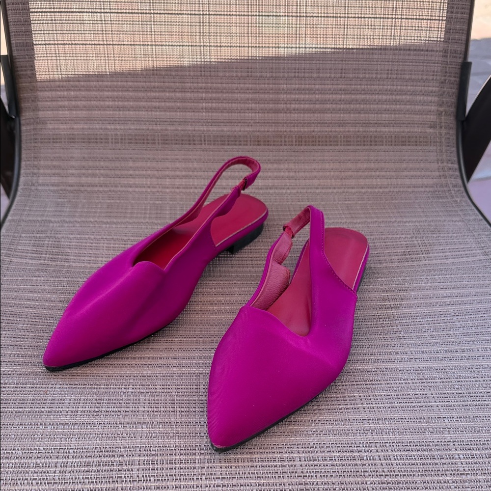 Chic Magenta Slingback Flats
